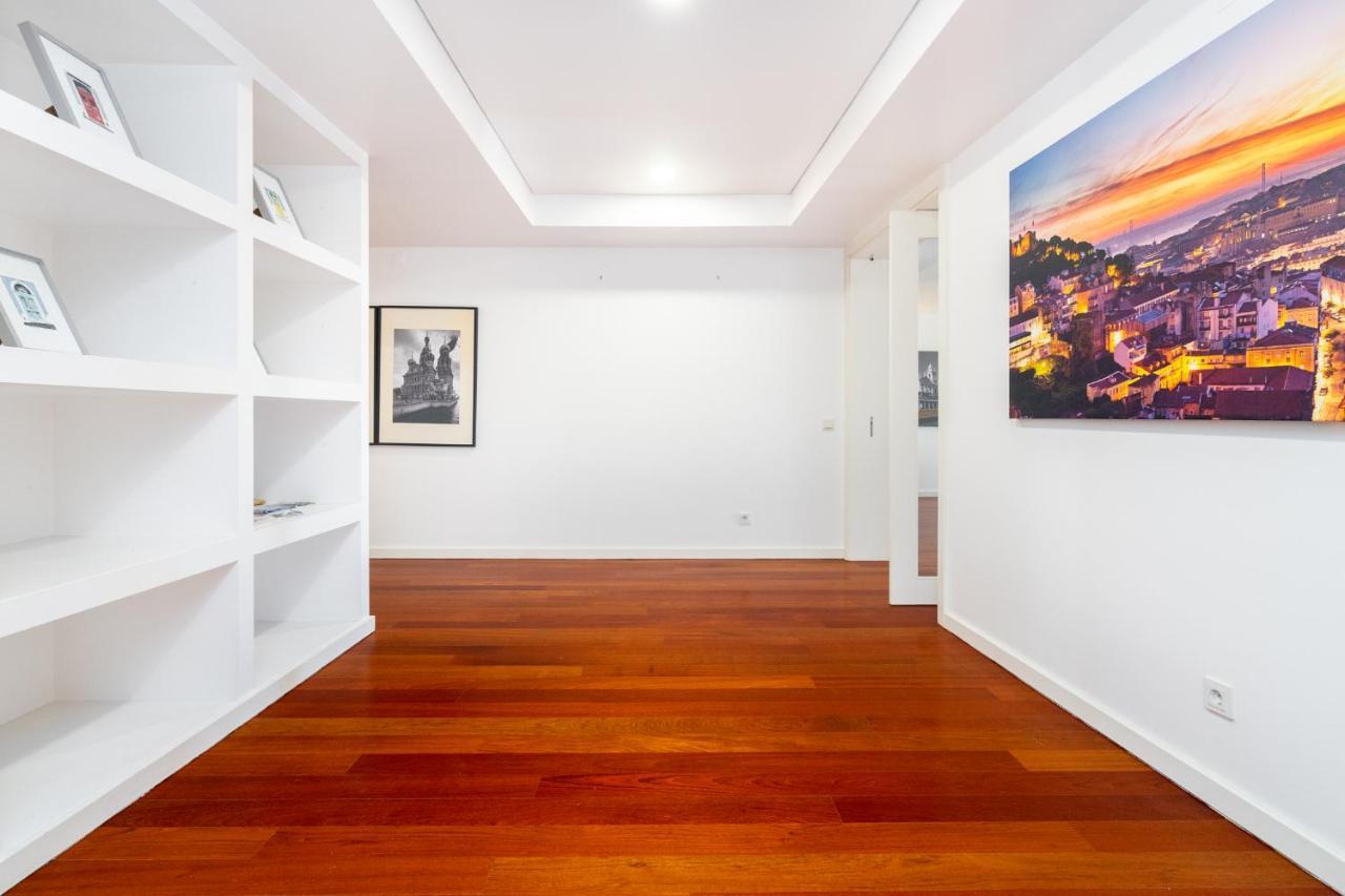 Whome | Luxury Chiado Prime Apartment Lisbon Bagian luar foto