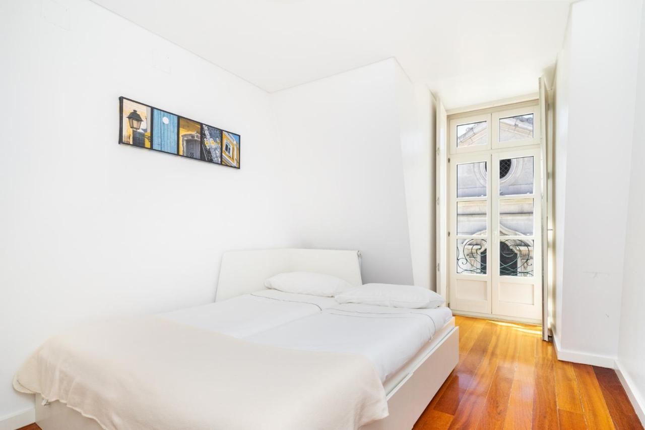 Whome | Luxury Chiado Prime Apartment Lisbon Bagian luar foto