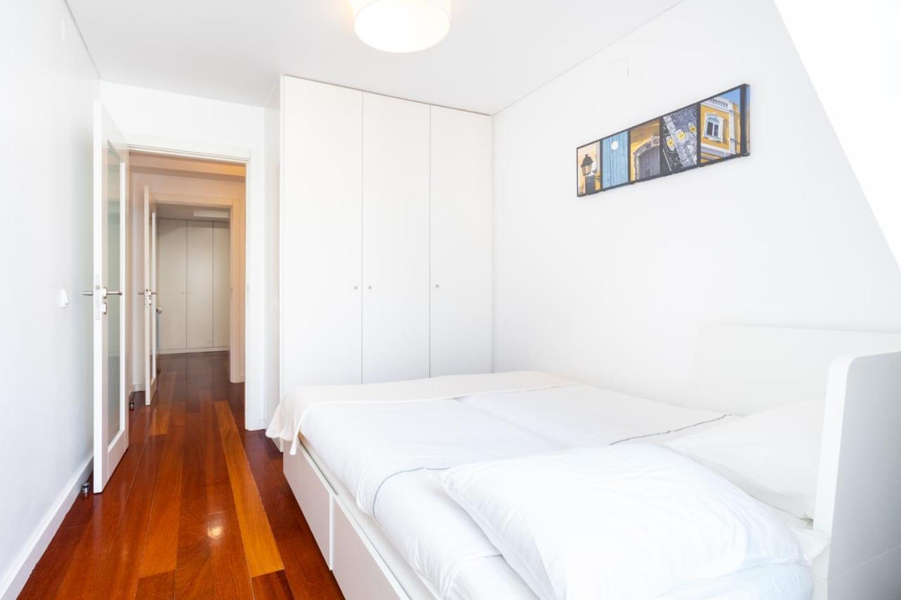 Whome | Luxury Chiado Prime Apartment Lisbon Bagian luar foto