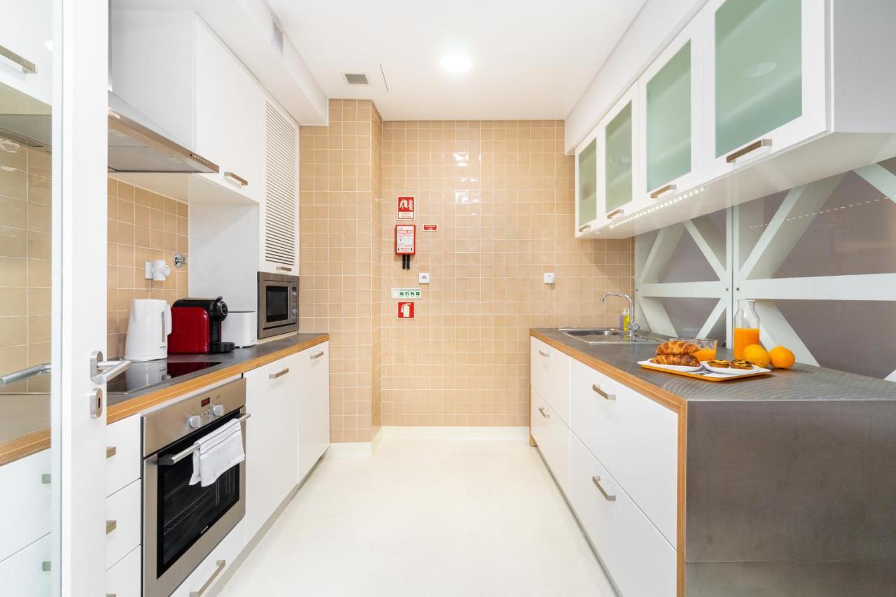 Whome | Luxury Chiado Prime Apartment Lisbon Bagian luar foto